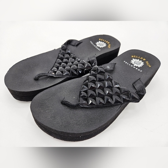 Yellow Box CANDELA BLACK Stone Bling Flip Flops Wedge Sandals Sz 7.5 - Picture 2 of 4